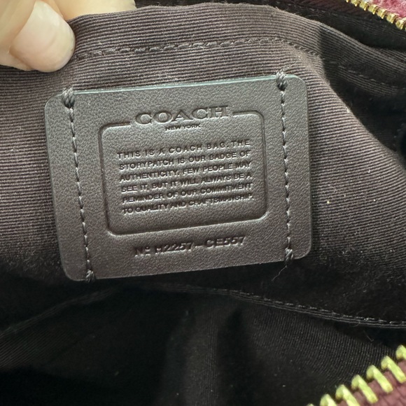 Coach Teri Shearling Crossbody Bag with Coach Motif - Picture 4 of 6